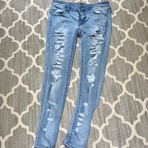 American Eagle Super Stretch Distressed Jegging